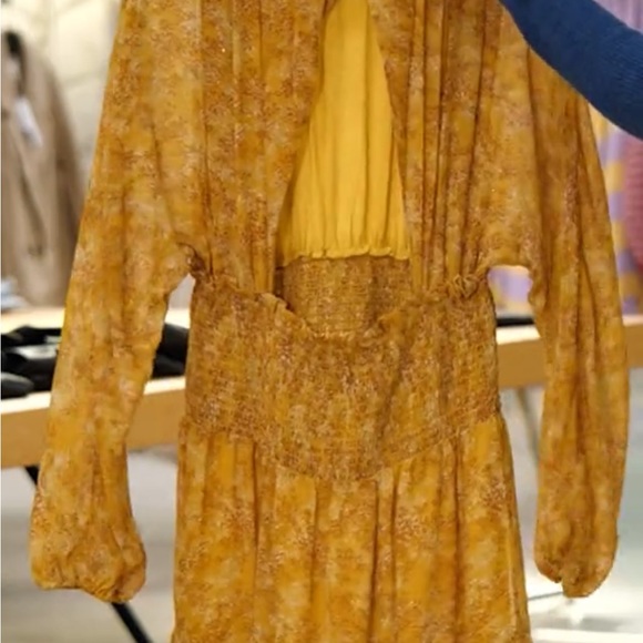 Astr the label floral print smocked waist dress in mustard brand new, in package - Picture 5 of 9